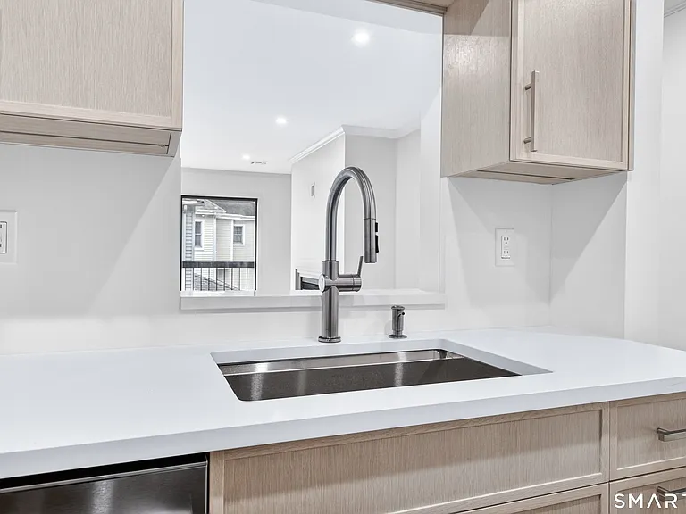 1500 Bedford St #202 — Photo 7