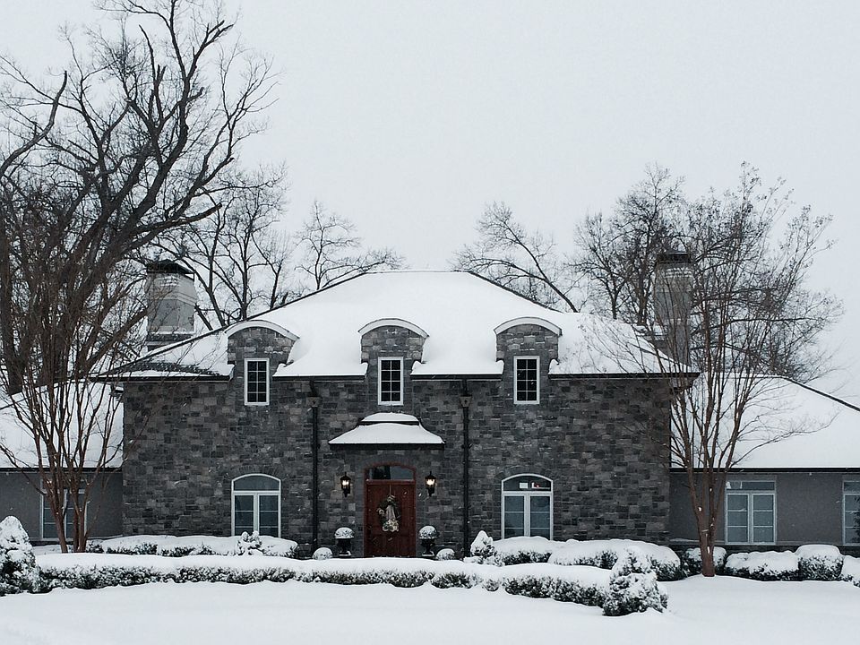 2nd image of 1418 Oak Hill Dr