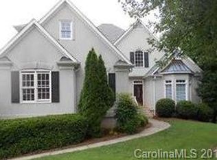 5523 Sunstar Ct, Charlotte, NC 28226
