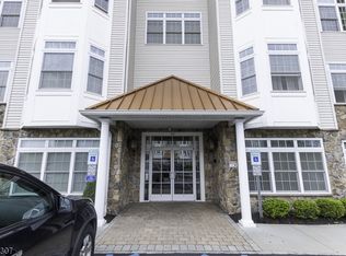 102 E Elizabeth Ave, Linden, NJ 07036