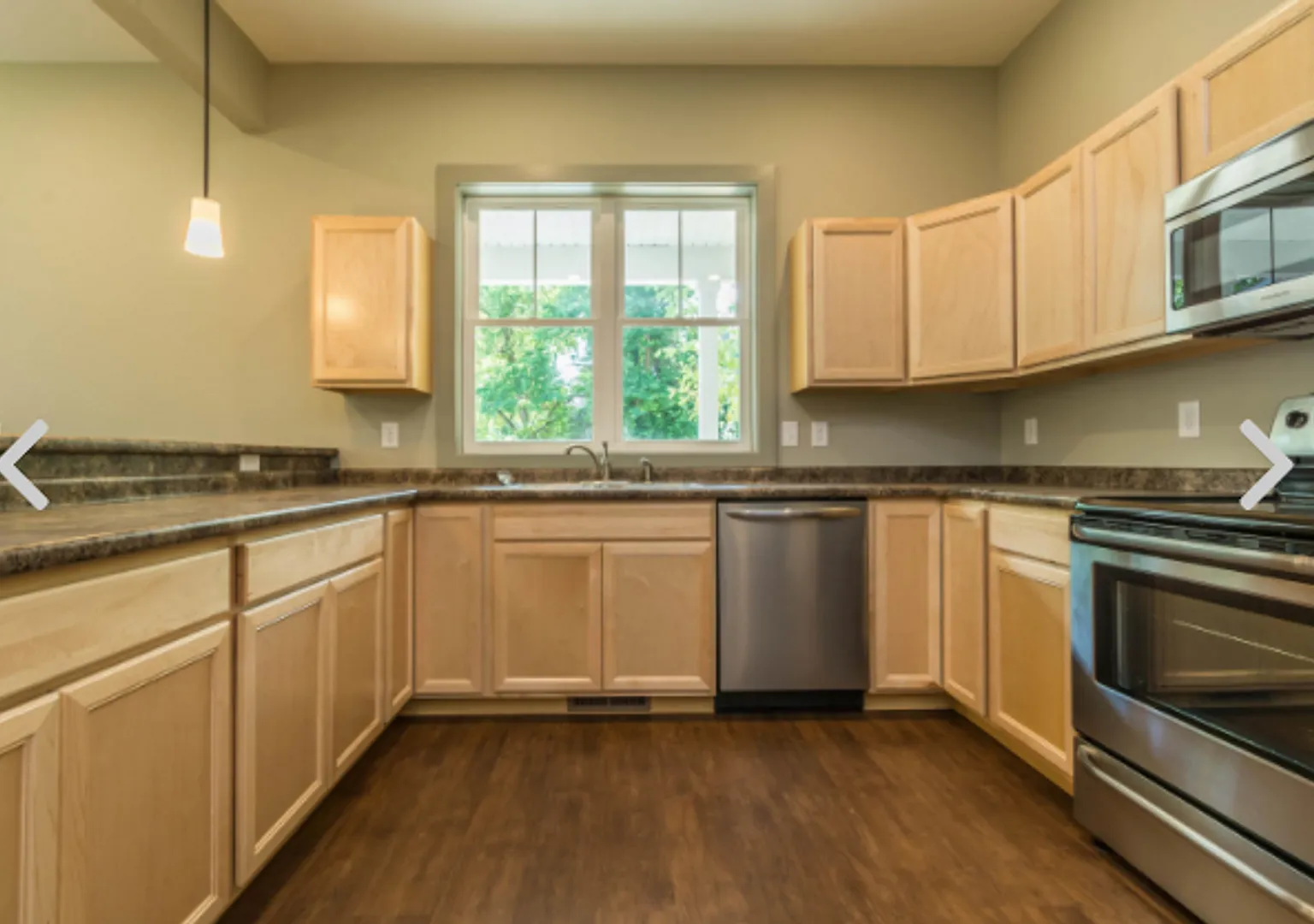 HUGE newly built 4 bed / 4.5 bath townhouse! — Photo 3