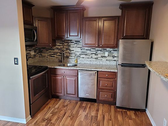 2nd image of 3170 W Monroe St APT 301