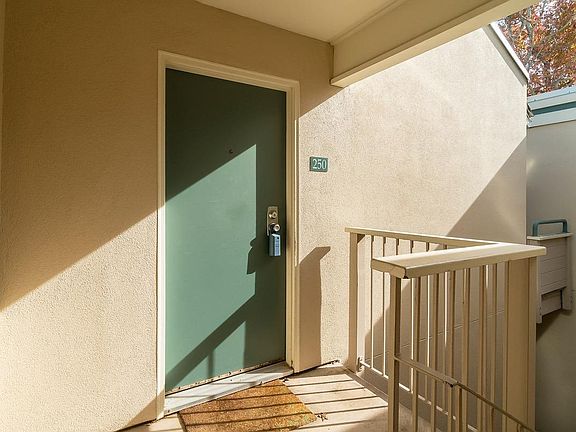 2nd image of 250 Larkspur Plaza Dr
