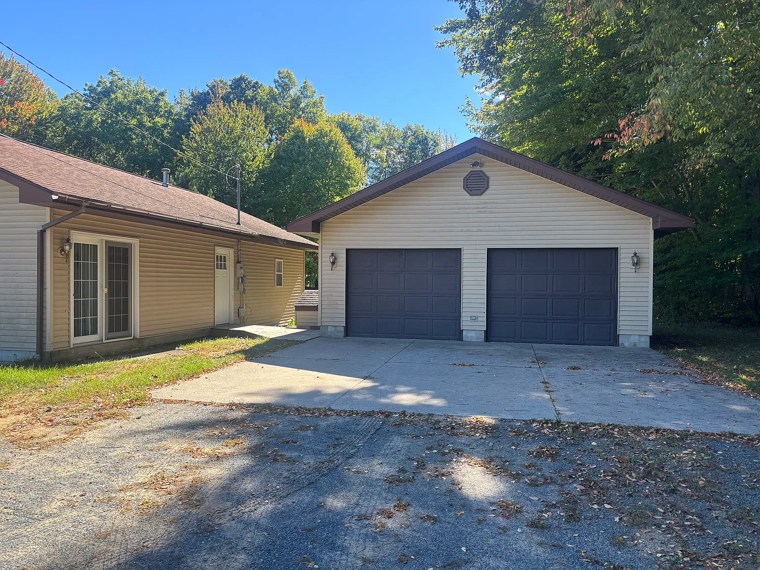 3 bed, 1048 sqft, $1,800 — Photo 2