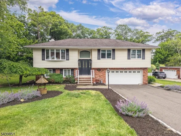 66 Robert St, North Haledon Boro, NJ 07508