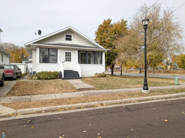 1148 9th St N, Fargo, ND 58102