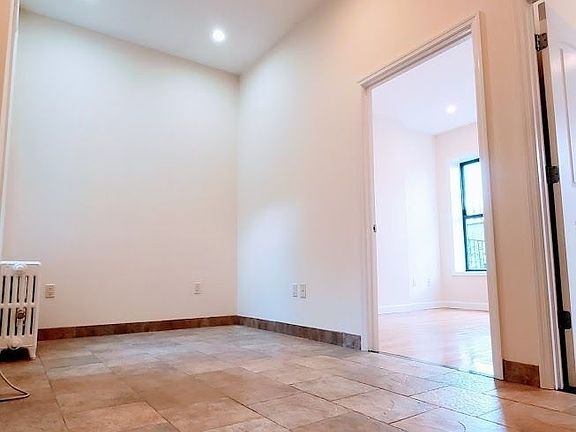 4th image of 745 9th Ave APT 5R