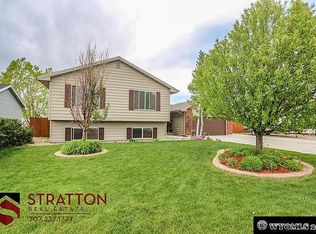 5322 Antelope Dr, Bar Nunn, WY 82601