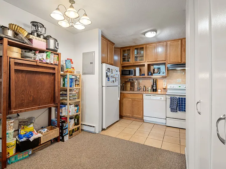 2 Larose Pl #10 — Photo 4