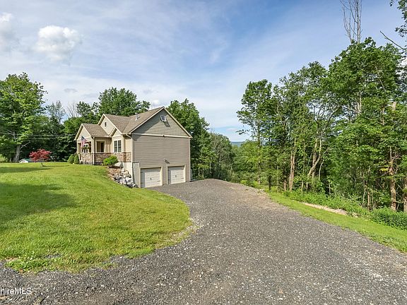 3rd image of 410 West Rd