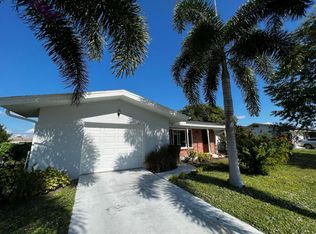 923 SE 32nd St, Cape Coral, FL 33904