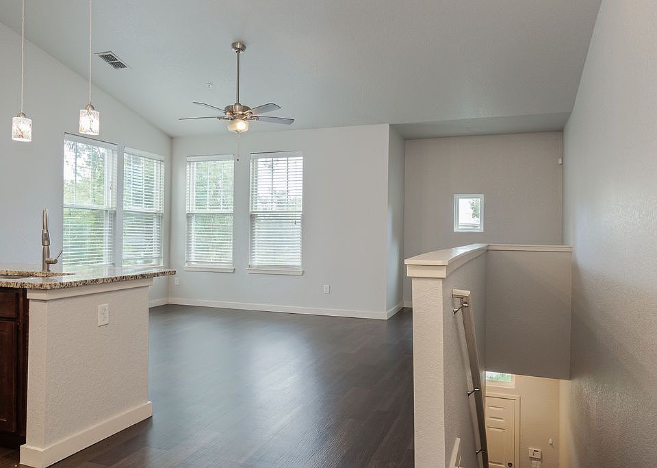 325 N Florida Ave 851050375 Apartment Rentals Deland, FL Zillow