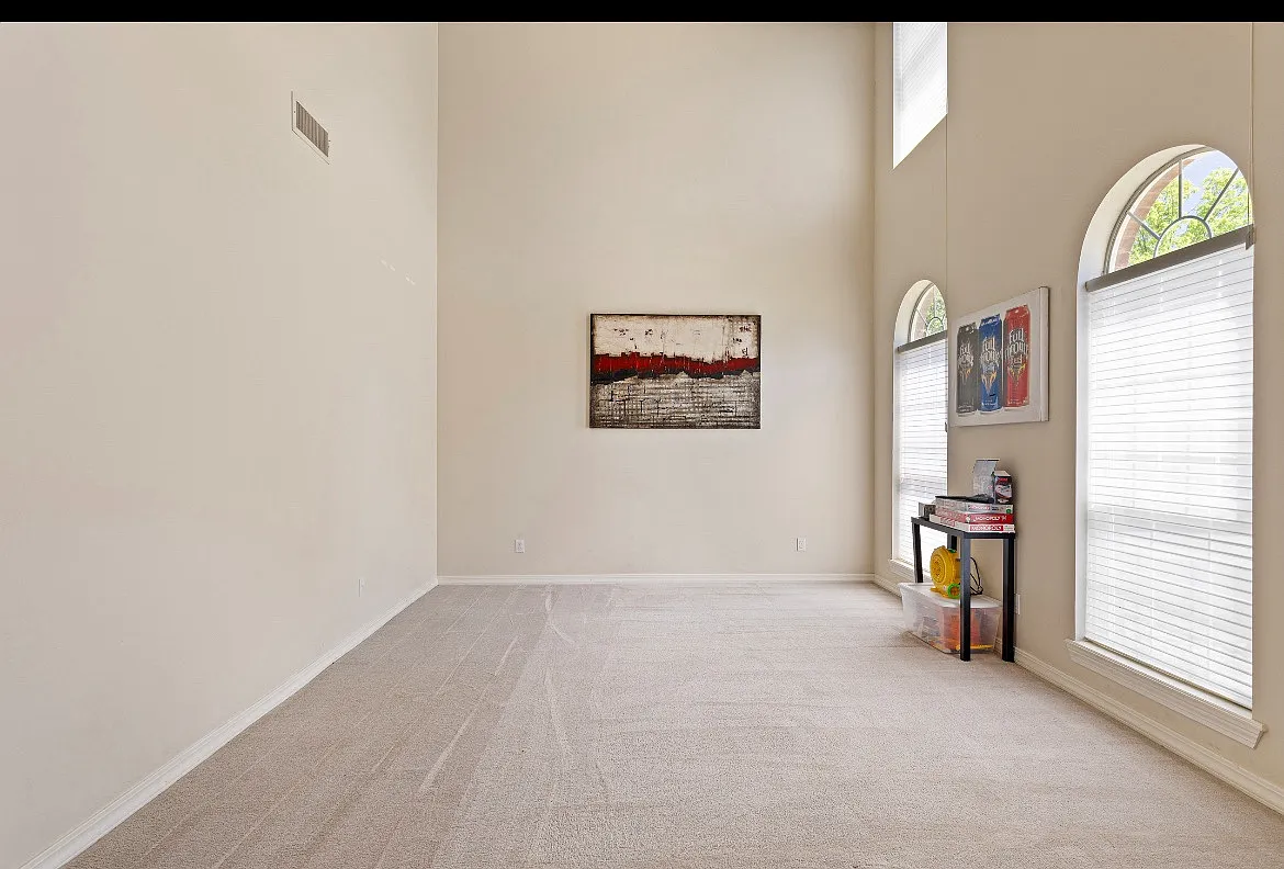 4 bed, 2927 sqft, $2,995 — Photo 2