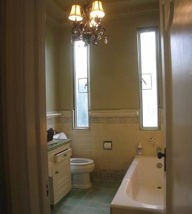 Deco Tiled Bath