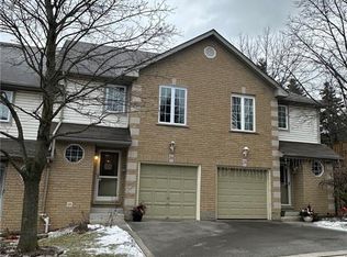 31 Moss Blvd #26, Hamilton, ON L9H 7A6