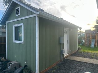 672 70th St, Springfield, OR 97478