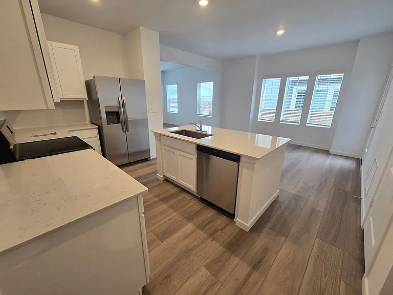 15274 Clayton St — Photo 4