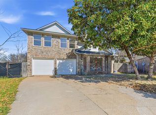 6301 Meadow Glen Dr, Arlington, TX 76018