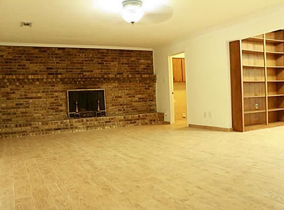 4th image of 205 Connie Dr