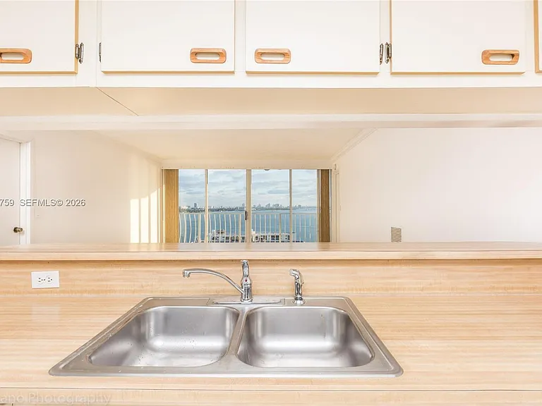7601 E Treasure Dr #2406 — Photo 11