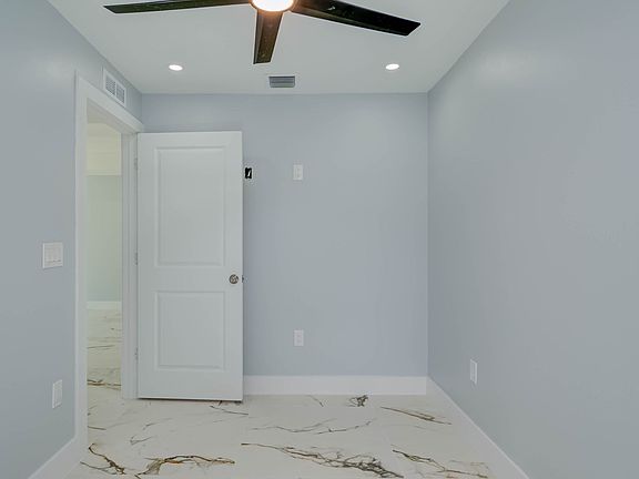 5th image of 807 W 12th St