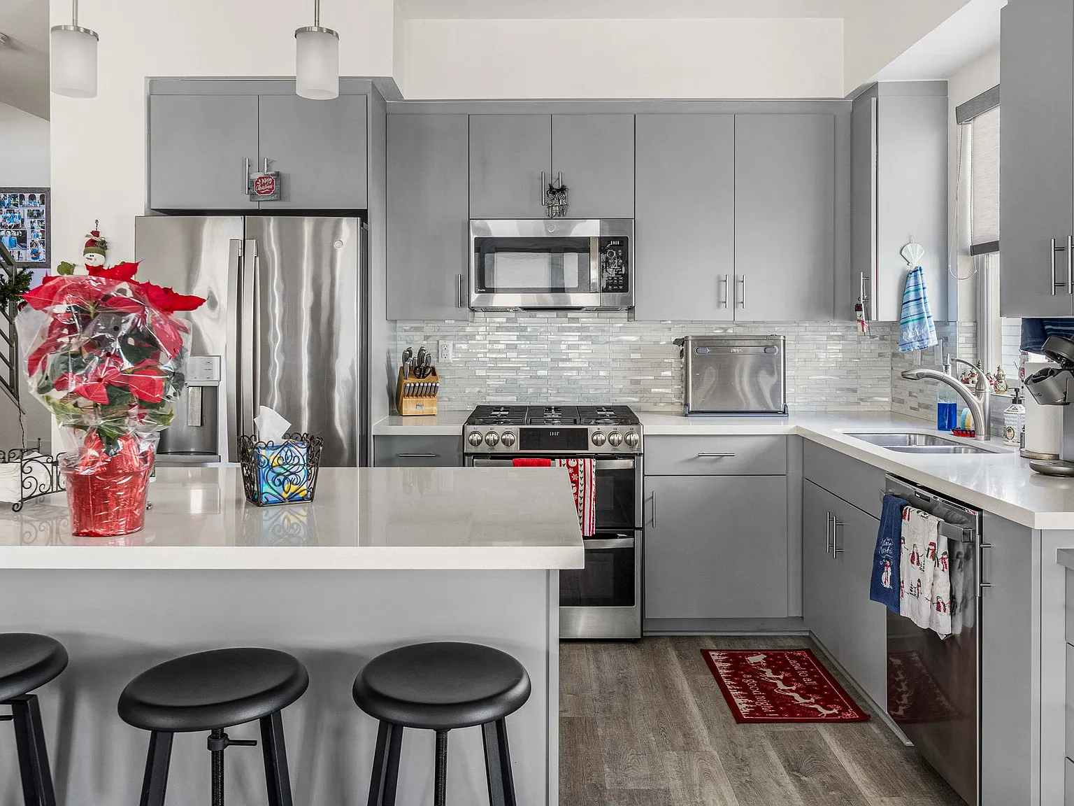 2691 Roosevelt Street - - — Photo 1