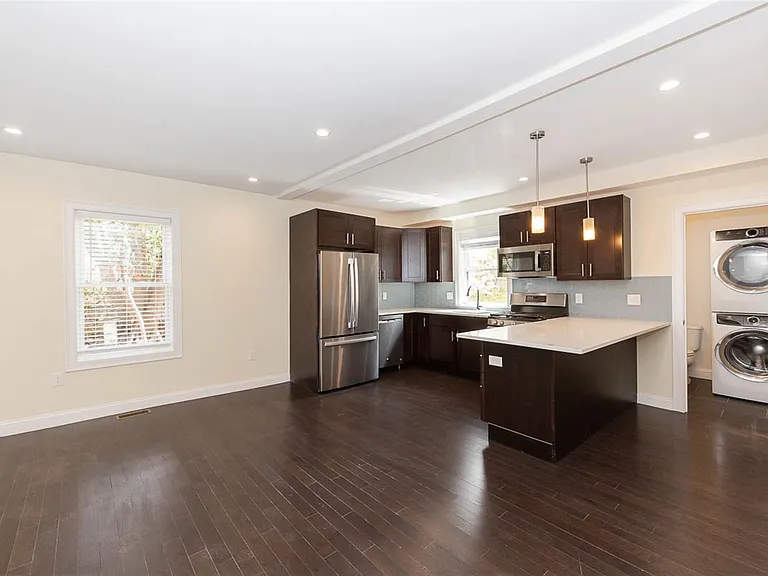 57-59 Catherine St #2 — Photo 2