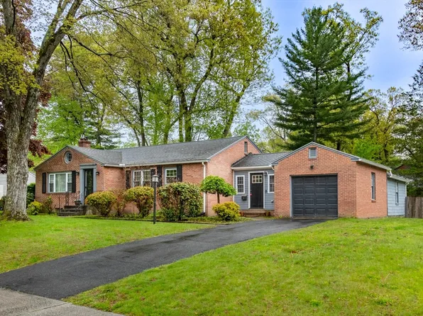 535 Converse St, Longmeadow, MA 01106