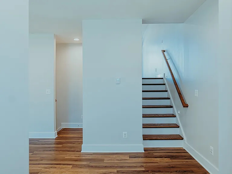 510 Trailside Dr — Photo 32