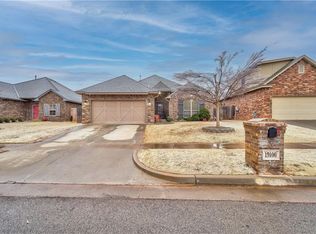 19100 Pinehurst Trail Dr, Edmond, OK 73012