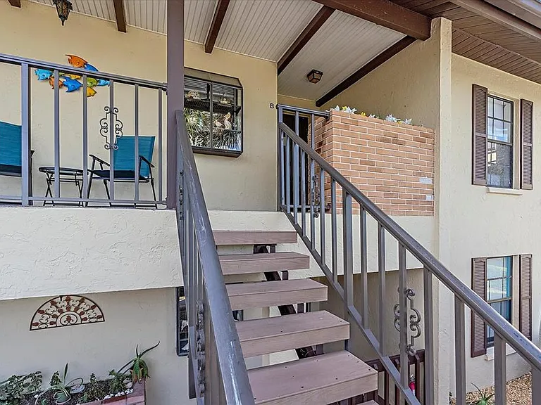 320 Mission Trl N #B — Photo 2