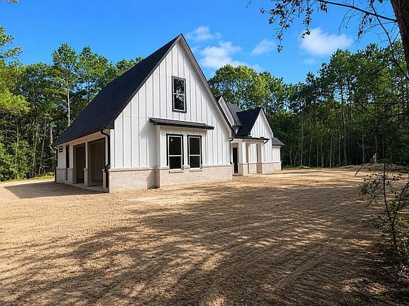 4th image of 8767 Lauren Ln