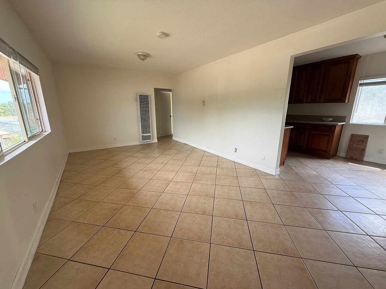2 bed, 800 sqft, $1,950 — Photo 1