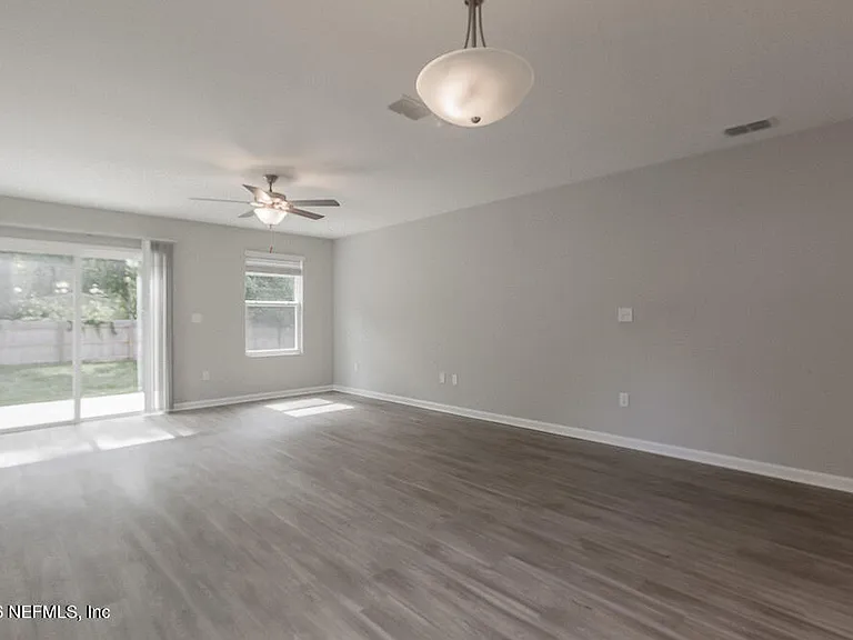 4612 Firestone Rd — Photo 8