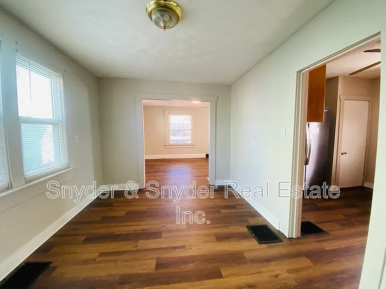 748 Merton Ave — Photo 7