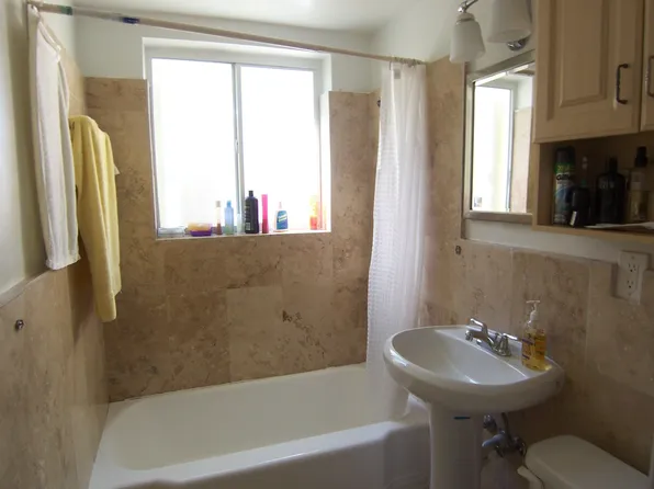 530 SW 10th St APT 1-B, Miami, FL 33130