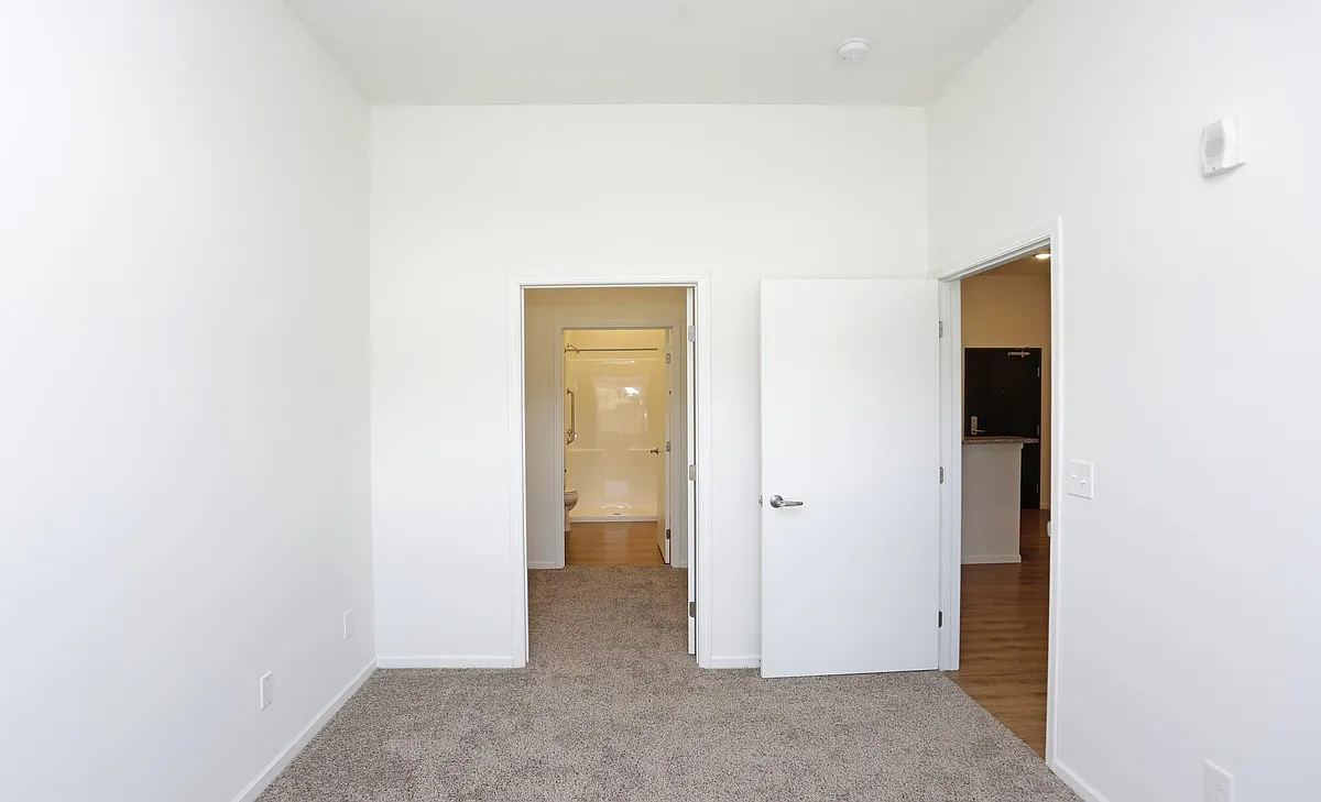 Building Photo - Pine Island Apts LLC