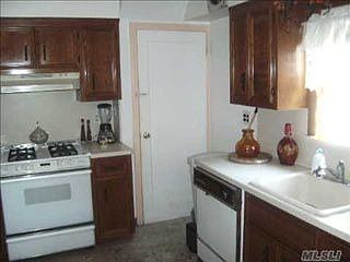 2nd image of 106 Sussex Rd