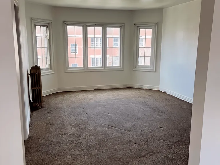 Broadway Apartments — Photo 8