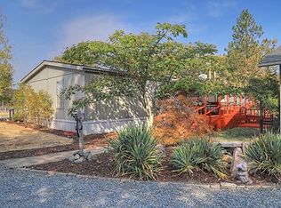 425 Flaming Rd, Grants Pass, OR 97526