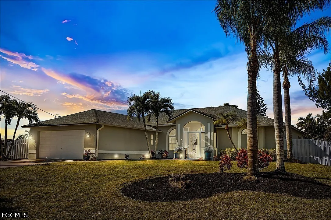 3 bed, 2.0 bath, 1719 sqft, $5,465 — Photo 3