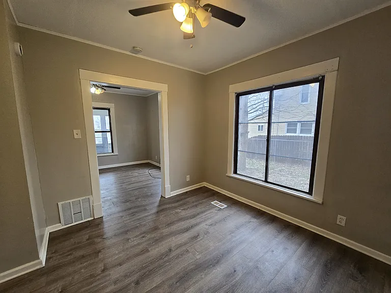 214 Edwards St — Photo 7