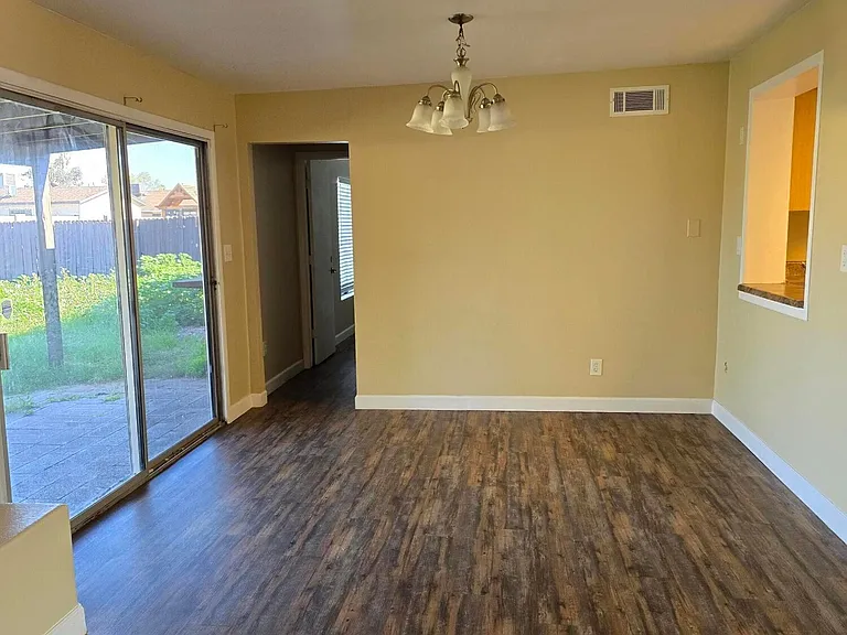 9002 W Roma Ave — Photo 17