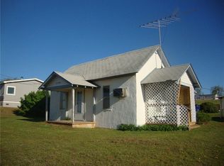 613 W 4th St, Hydro, OK 73048