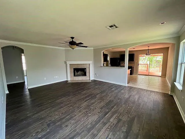 140 Fall Creek Dr — Photo 3