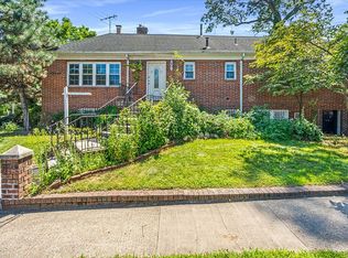 87-02 188th St, Hollis, NY 11423