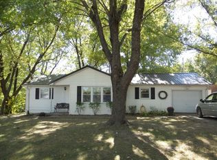 205 Pine St, Richmond, MO 64085