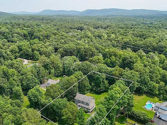 3rd image of 221 Rabbit Run Road