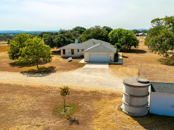 358 Oak Ridge Dr, Bandera, TX 78003