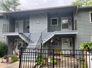 106 Meadow Park Ln APT D, Hendersonville, NC 28792